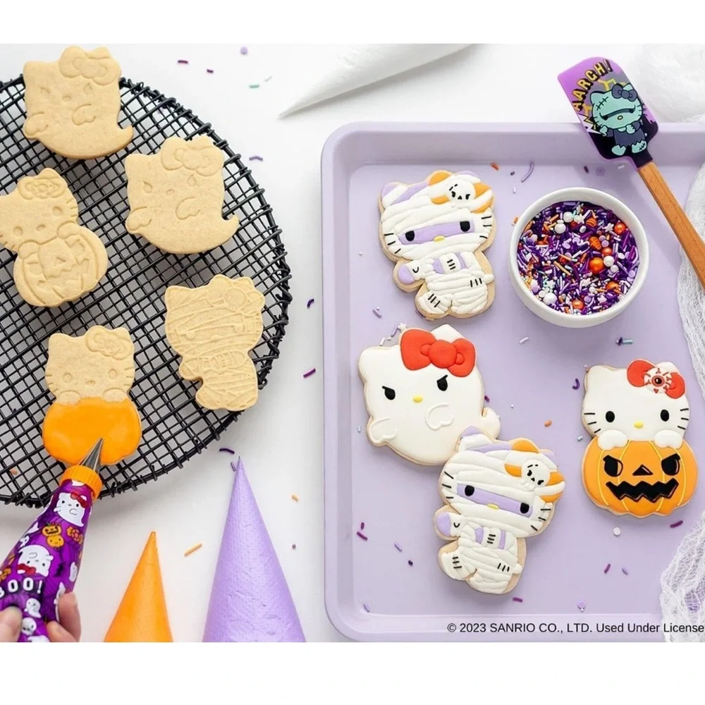 NWT Sanrio 50pc Hello Kitty Halloween Cookie Stamp and Frosting Set